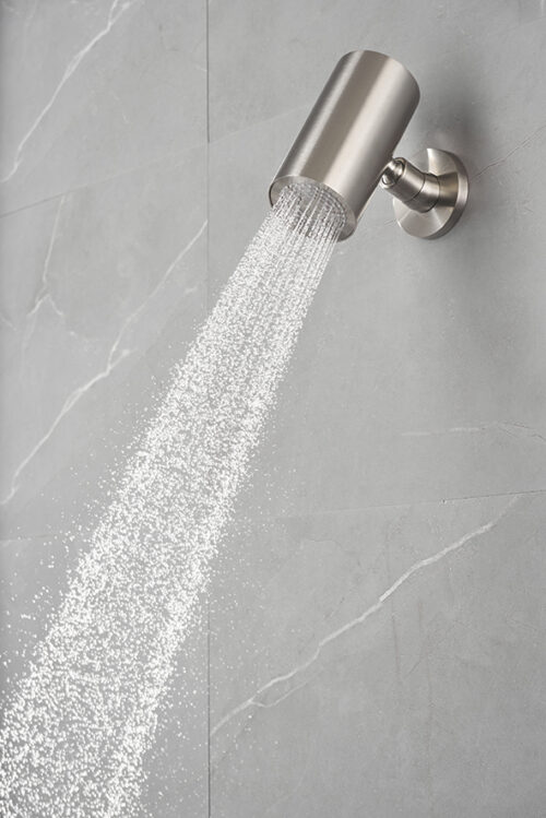 UniMatch Beam hoofddouche rond met 1 stand en muurbevestiging in geborsteld staal PVD, modern en duurzaam design voor een krachtige en luxe douche-ervaring.