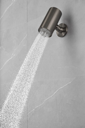 UniMatch Beam hoofddouche rond met 1 stand en muurbevestiging in gunmetal PVD, stijlvol en duurzaam design voor een luxe en krachtige douche-ervaring.